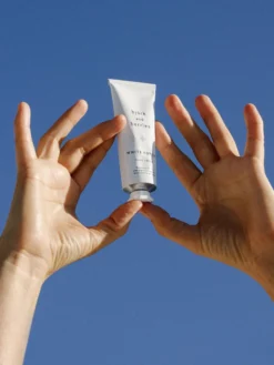 AANDBS01 Bjork & Berries Hand Cream - White Forest