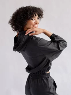 EASEDK01 Clothing Girlfriend Collective Hummingbird Half Zip Windbreaker - Black