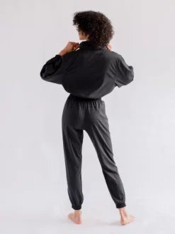 EASEDK01 Clothing Girlfriend Collective Hummingbird Half Zip Windbreaker - Black