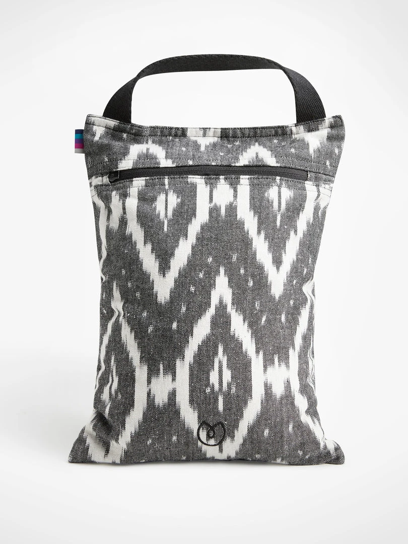 LOYALE01 Yogamatters Ikat Sandbag - Filled 3 LOYALE01 Yogamatters Ikat Sandbag - Filled