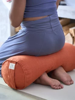 LOYALE01 Yogamatters Hemp Buckwheat Bolster 25 LOYALE01 Yogamatters Hemp Buckwheat Bolster