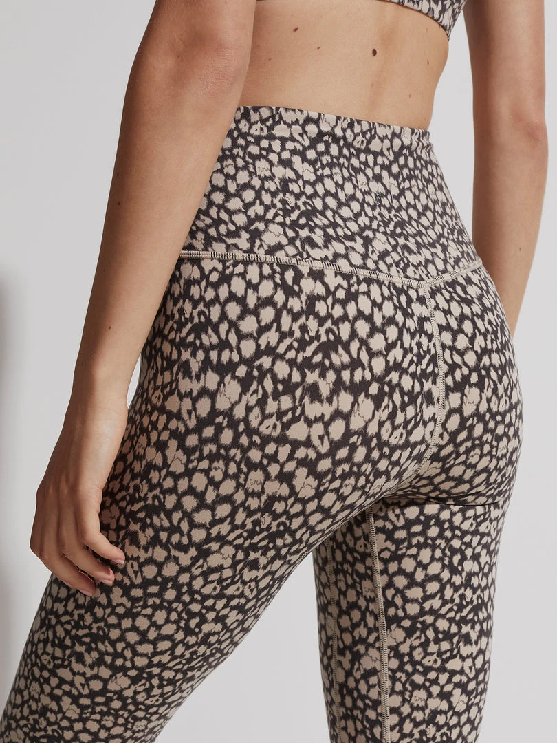 VARLEY01 Varley Let's Move High Rise Leggings - Tan Motion Spots 5 VARLEY01 Varley Let's Move High Rise Leggings - Tan Motion Spots