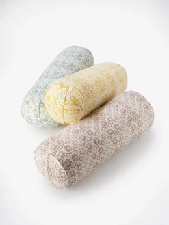 MANTAR01 Sustainable Bestsellers Yogamatters Organic Cotton Daisy Print Buckwheat Bolster