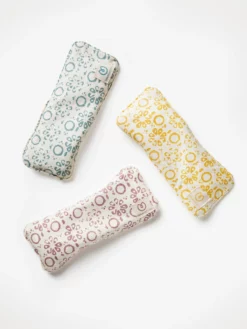 MANTAR01 Yogamatters Organic Cotton Daisy Print Eye Pillow