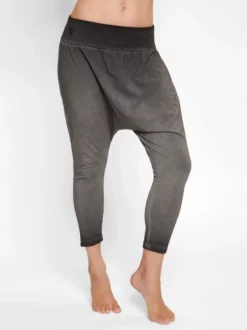 URBANG01 Clothing Urban Goddess Dharma Yoga Capri