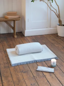 Yogamatters Organic Cotton Mini Meditation Kit Basics