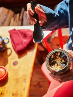 HYDROF01 Yoga Hydro Flask 591ml Insulated Food Jar - Chili