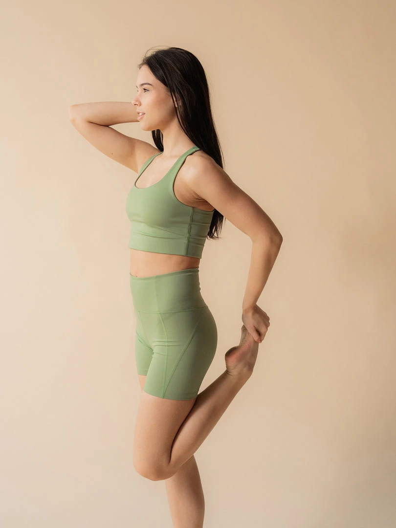 EASEDK01 Girlfriend Collective Paloma Bra - Mantis Green 3 EASEDK01 Girlfriend Collective Paloma Bra - Mantis Green