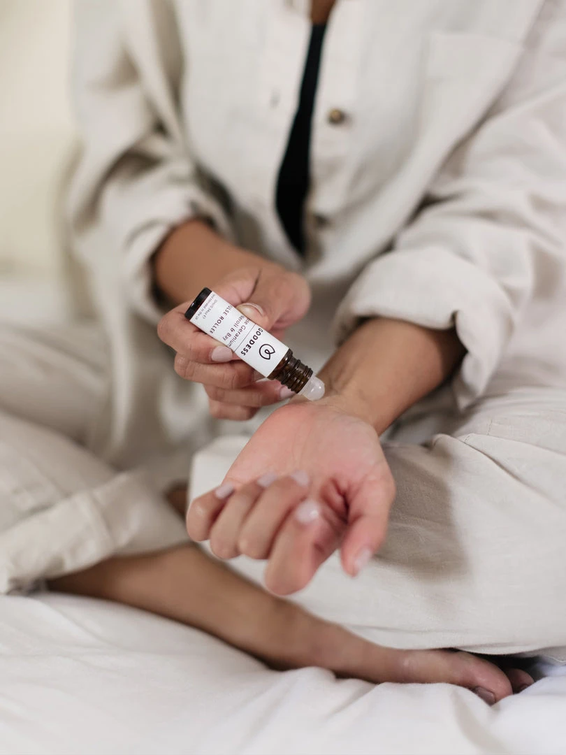 JOINBR01 Beauty & Home Gifts Yogamatters Goddess Pulse Roller - Rose Geranium, Neroli + Bay 4 JOINBR01 Beauty & Home Gifts Yogamatters Goddess Pulse Roller - Rose Geranium, Neroli + Bay