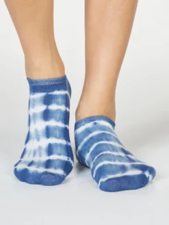 BRAINT01 Thought Tie Dye Bamboo Trainer Socks - Mineral Blue