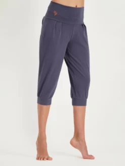 URBANG01 Urban Goddess Sukha Yoga Capri Clothing