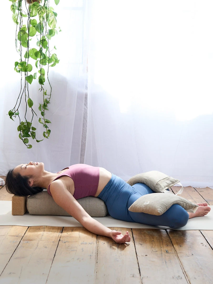 LOYALE01 Yogamatters Hemp Small Rectangular Buckwheat Bolster - Natural 4 LOYALE01 Yogamatters Hemp Small Rectangular Buckwheat Bolster - Natural