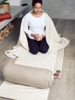 LOYALE01 Yogamatters Natural Cotton Yoga Blanket
