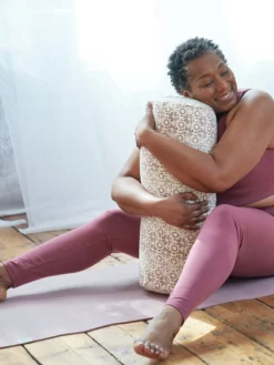 MANTAR01 Sustainable Bestsellers Yogamatters Organic Cotton Daisy Print Buckwheat Bolster 18 MANTAR01 Sustainable Bestsellers Yogamatters Organic Cotton Daisy Print Buckwheat Bolster