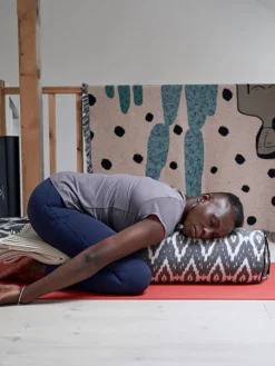 LOYALE01 Yoga Bolsters And Cushions Yogamatters Ikat Buckwheat Bolster