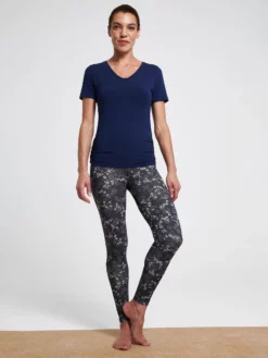 ASQUIT01 Asquith Scoop Bend It Tee - Navy