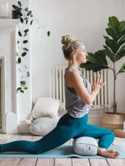 Yogamatters Organic Cotton Mini Meditation Kit Basics