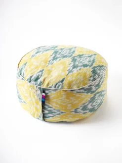 LOYALE01 Equipment & Accessories Yogamatters Spring Ikat Buckwheat Meditation Cushion