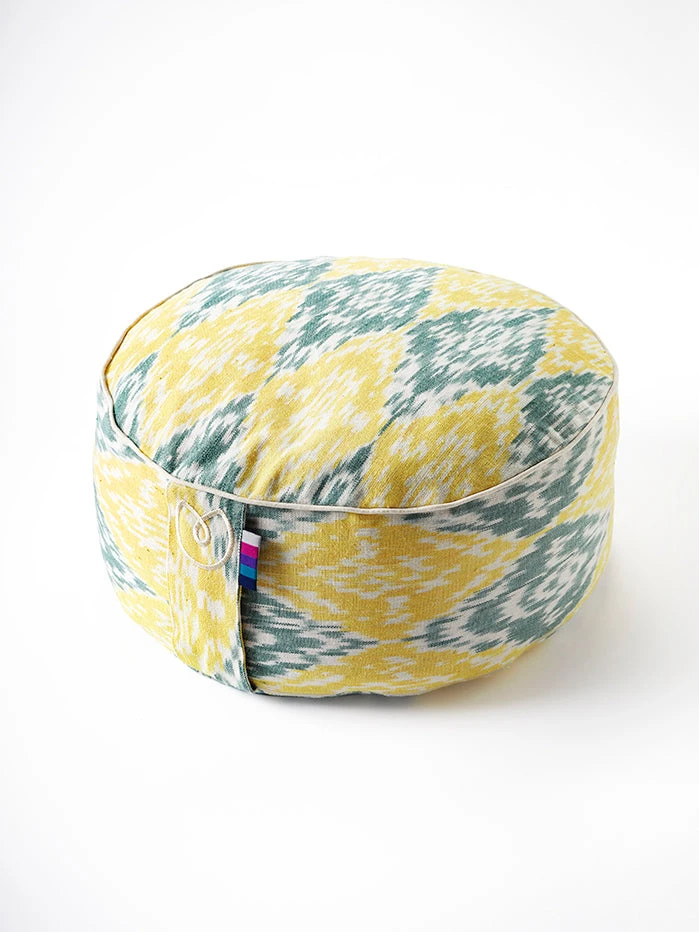 LOYALE01 Equipment & Accessories Yogamatters Spring Ikat Buckwheat Meditation Cushion 3 LOYALE01 Equipment & Accessories Yogamatters Spring Ikat Buckwheat Meditation Cushion