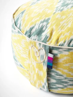 LOYALE01 Equipment & Accessories Yogamatters Spring Ikat Buckwheat Meditation Cushion 9 LOYALE01 Equipment & Accessories Yogamatters Spring Ikat Buckwheat Meditation Cushion