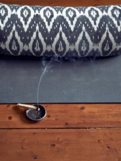 WORLDL01 Worldly Aromas Palo Santo - 5 Sticks Meditation Equipment