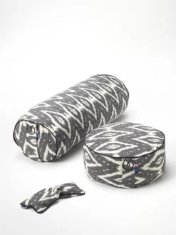 LOYALE01 Yoga Bolsters And Cushions Yogamatters Ikat Buckwheat Bolster